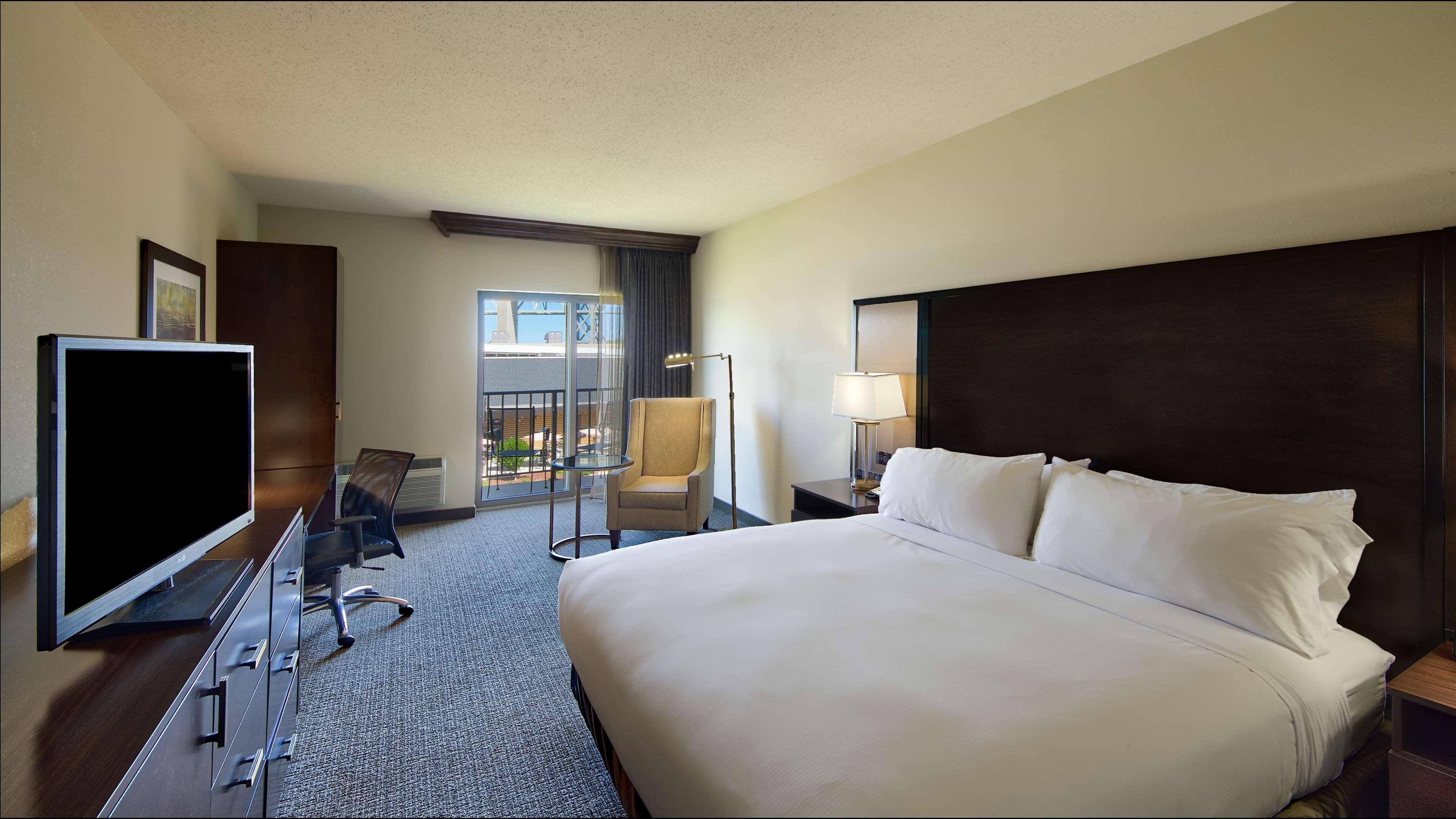Doubletree By Hilton Port Huron Hotel Exterior photo
